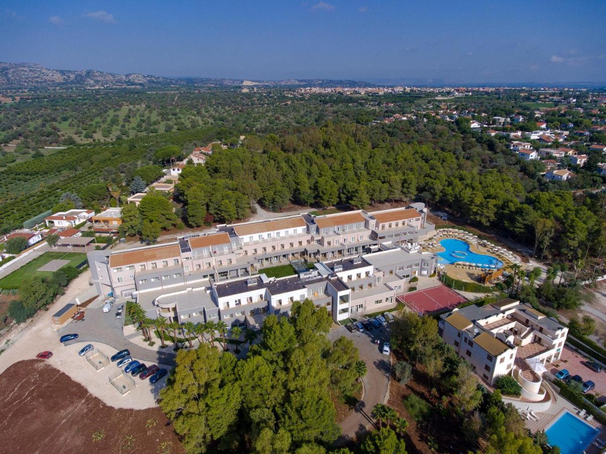 Futura Club Spiagge Bianche Hotel Fontane Bianche Exterior photo