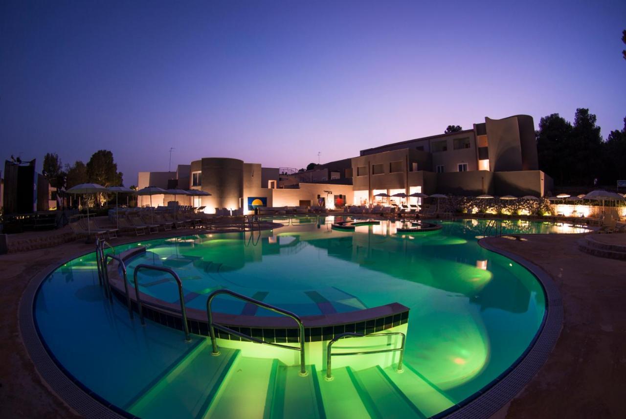 Futura Club Spiagge Bianche Hotel Fontane Bianche Exterior photo